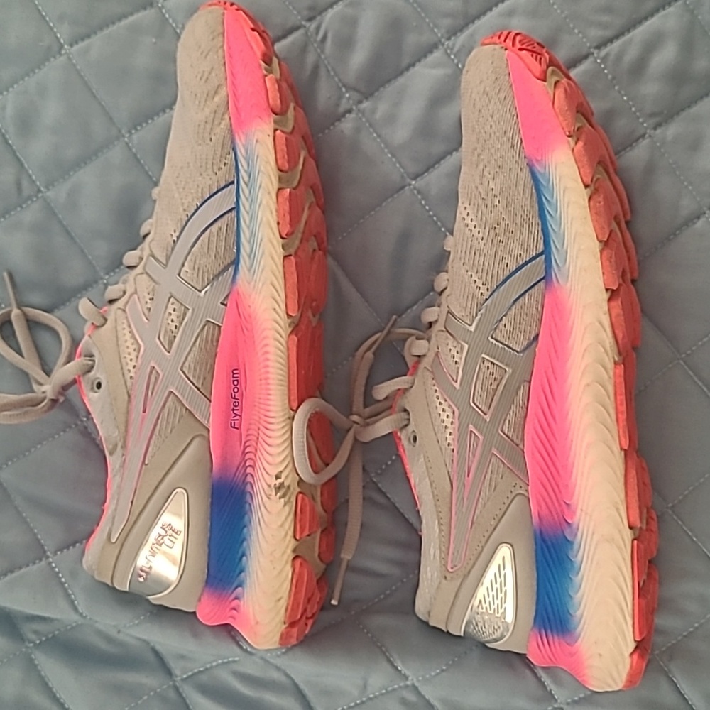 ASICS cotton candy ortho gel tennis shoes size 6.5